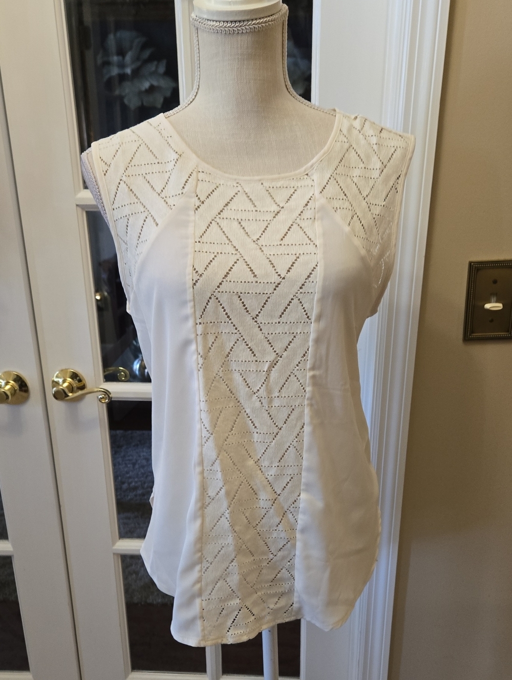 Banana Republic Cream Lace-Panel Sleeveless Camisole Top Size Medium Petite EUC